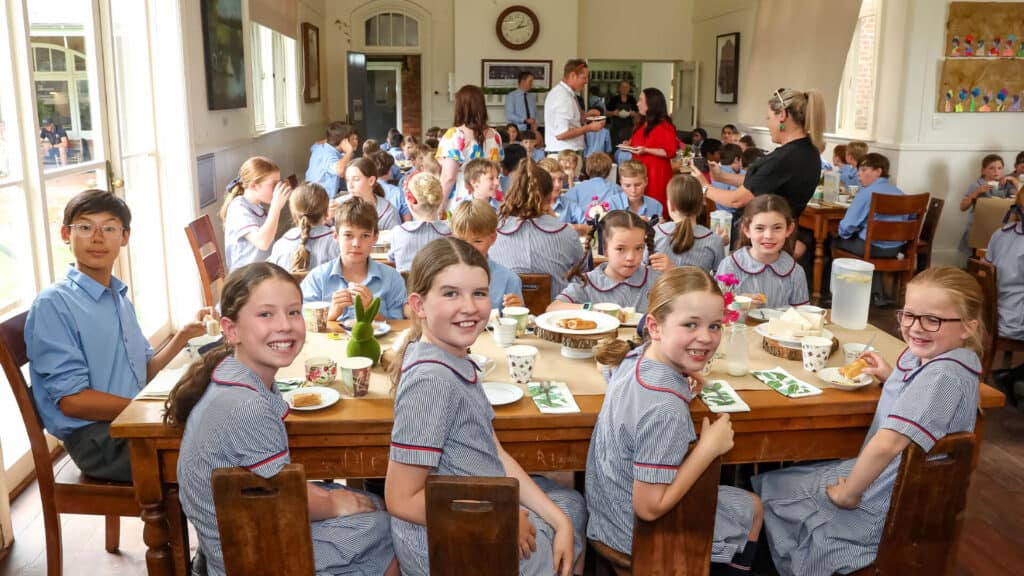 Tudor House boarding students eating in the dining hall