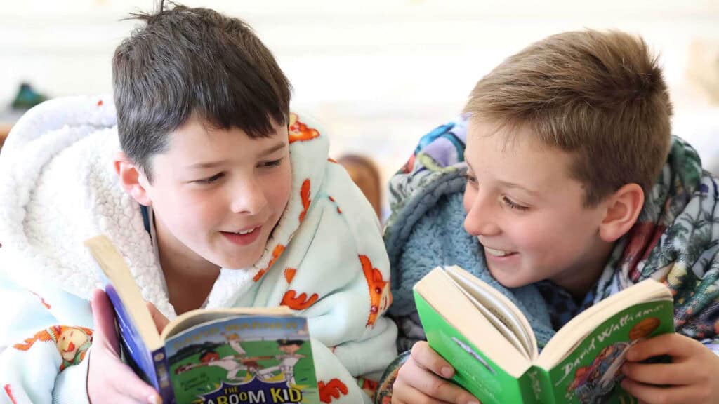 Boarding_Carousel_04